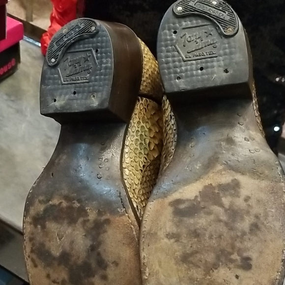 TONY LAMA EXOTIC PYTHON - Picture 5 of 6